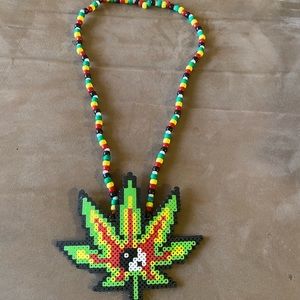 Pot Leaf Pearler Necklace